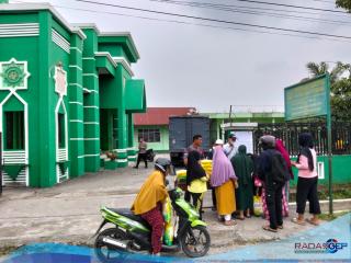 Jumat Berkah Polda Sumut, Polri Turun Langsung Bantu Masyarakat Lewat Gerakan Pangan Murah